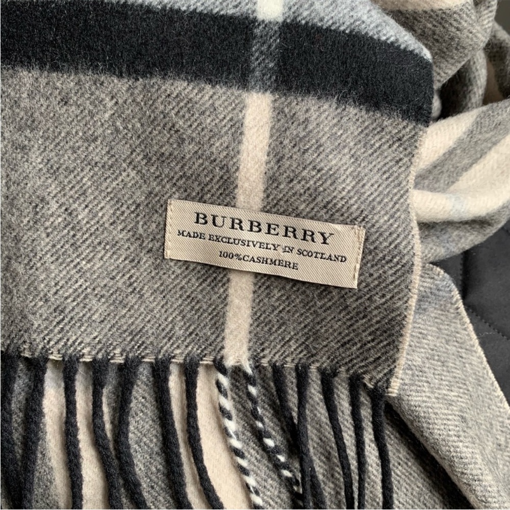 Burberry 100% Cashmere Scarf